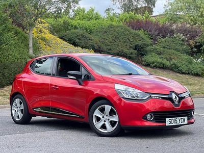 Used Renault Clio IV Dynamique 90 HP (66 kW) 2015 Red Hatchback