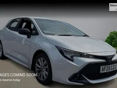 Used Toyota Corolla 140 HP (102 kW) 2025 White Hatchback