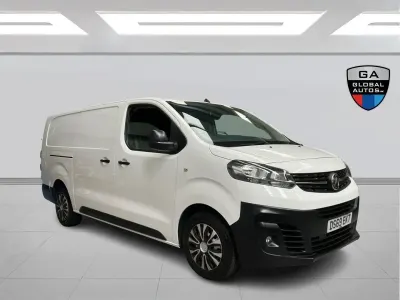 Used Vauxhall Vivaro 100 HP (73 kW) 2019 White MPV