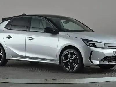 Begagnad Vauxhall Corsa Ultimate 131 HK (96 kW) 2024 Grå Halvkombi