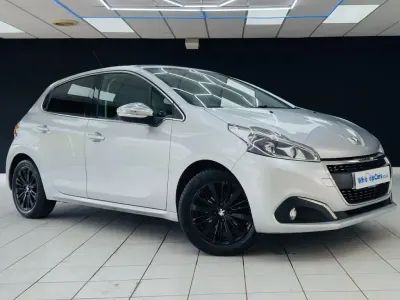 Used Peugeot 208 Allure Premium 82 HP (60 kW) 2018 Silver Hatchback