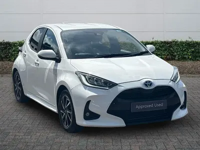 Used Toyota Yaris Design 2023 White Hatchback