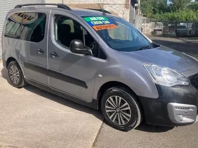 Used Peugeot TePee Outdoor 100 HP (73 kW) 2017 Estate