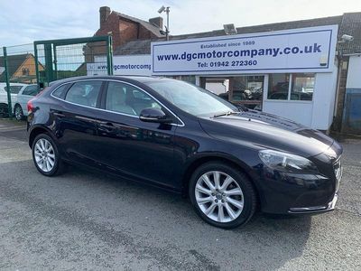 Used Volvo V40 SE Lux 120 HP (88 kW) 2015 Blue Hatchback