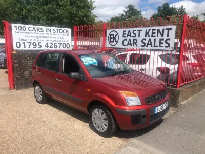 Used Ford Fusion Style 79 HP (58 kW) 2008 Red Hatchback