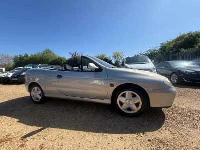 Used Renault Mégane Cabriolet Dynamique 110 HP (80 kW) 2001 Grey Cabriolet