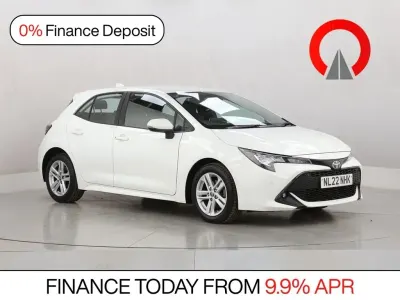 Used Toyota Corolla 122 HP (89 kW) 2022 White Hatchback