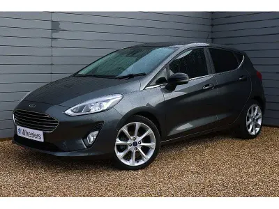 Usado Ford Fiesta Titanium 100 HP (73 kW) 2017 Cinzento Citadino