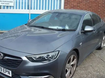 Used Vauxhall Insignia SRi 165 HP (121 kW) 2019 Grey Hatchback
