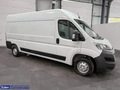 Usado Citroën Relay 140 HP (102 kW) 2023 Branco Van
