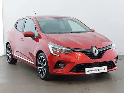 Used Renault Clio Iconic 100 HP (73 kW) 2020 Red Hatchback