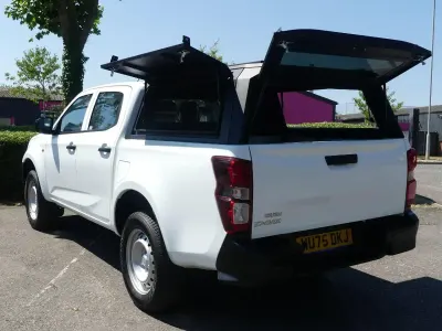 New Isuzu D-Max 162 HP (119 kW) 2025 White Pickup