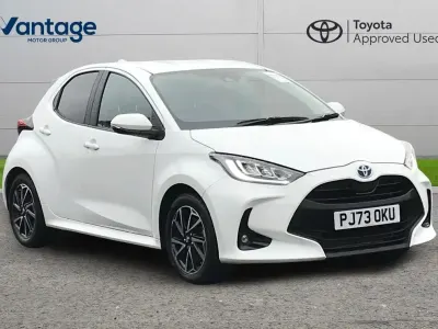 Used Toyota Yaris Design 113 HP (83 kW) 2023 White Hatchback