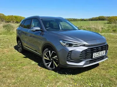 Usado MG ZS Trophy 196 HP (144 kW) 2025 Cinzento SUV