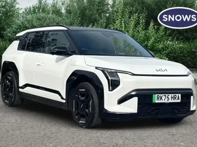 Used Kia EV3 GT-Line S 147 kW (201 HP) 2025 White pearl SUV