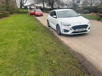 Used Ford Focus ST-Line 125 HP (91 kW) 2019 White Hatchback