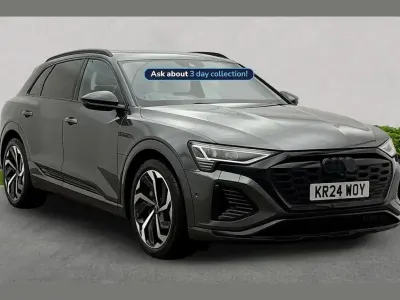 Begagnad Audi Q8 e-tron Black Edition 300 kW (408 HK) 2024 Grå SUV