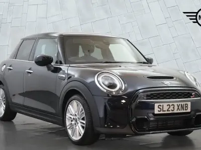 Used Mini Cooper S Exclusive 176 HP (129 kW) 2023 Black Hatchback
