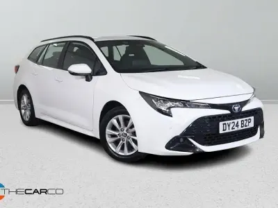 Used Toyota Corolla 140 HP (102 kW) 2024 White Estate