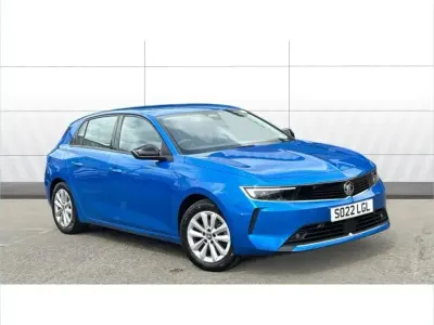 Used Vauxhall Astra Design Edition 130 HP (95 kW) 2022 Blue Hatchback