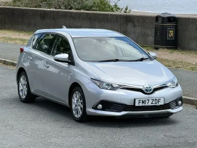 Used Toyota Auris Hybrid