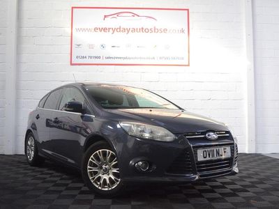 Used Ford Focus Titanium 125 HP (91 kW) 2011 Grey Hatchback