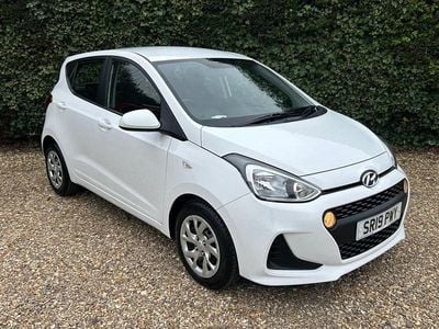 Used Hyundai i10 SE 67 HP (49 kW) 2019 White Hatchback