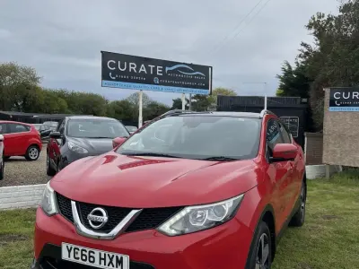 Usado Nissan Qashqai N-Connecta 130 HP (95 kW) 2016 Vermelho SUV