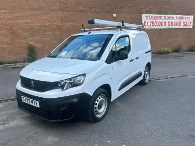 Used Peugeot Partner Premium 131 HP (96 kW) 2023 White MPV