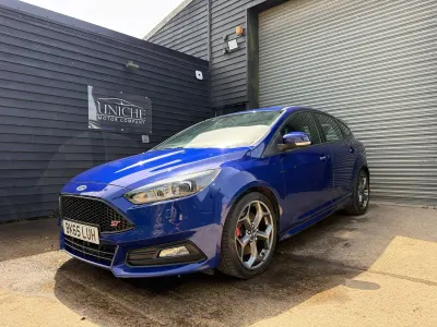 Used Ford Focus ST 185 HP (136 kW) 2015 Blue Hatchback