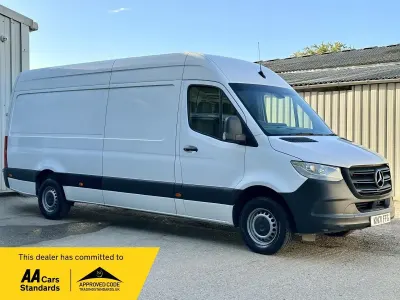 Begagnad Mercedes Sprinter Progressive 2021 Vit Van