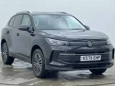 Usado VW Tiguan Match 200 CV (147 kW) 2025 Negro SUV