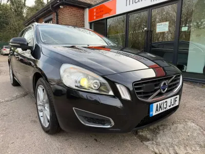 Usado Volvo V60 SE Lux 215 CV (158 kW) 2013 Negro Familiar