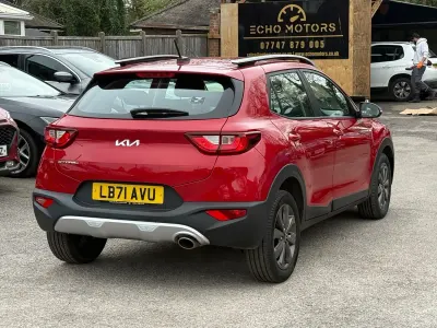 Used Kia Stonic 100 HP (73 kW) 2022 Red SUV