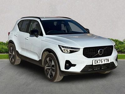 New Volvo XC40 Plus 2025 Blue SUV