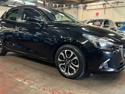 Usado Mazda 2 Edition 90 HP (66 kW) 2017 Preto Citadino