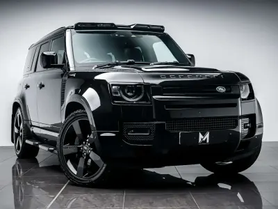 Used Land Rover Defender HSE Dynamic 300 HP (220 kW) 2024 Black SUV