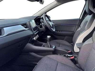 Second-hand Renault Captur Techno 91 CP (66 kW) 2023 Alb SUV