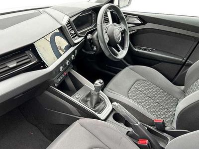 Used Audi A1 Sport 108 HP (79 kW) 2022 White SUV