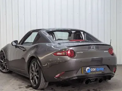 Usado Mazda MX5 Inclusive 160 HP (117 kW) 2018 Cinzento Cabrios
