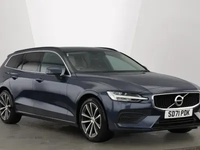 Used Volvo V60 Momentum 197 HP (144 kW) 2021 Blue Estate