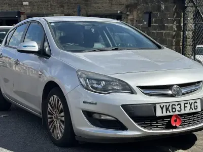 Used Vauxhall Astra 116 HP (85 kW) 2013 Silver Hatchback