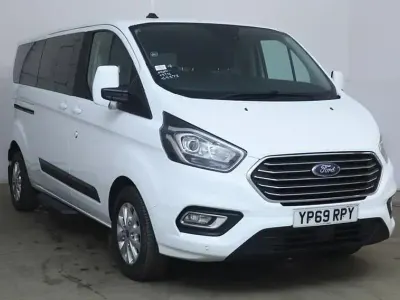 Begagnad Ford Tourneo Custom Zetec 130 HK (95 kW) 2019 Vit Van