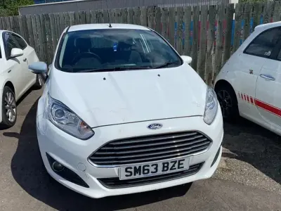 Used Ford Fiesta Zetec 82 HP (60 kW) 2014 White Hatchback