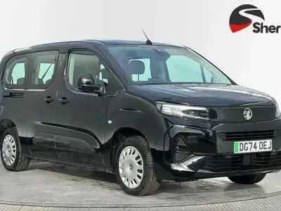 Used Vauxhall Combo Design Edition 100 kW (136 HP) 2024 Black MPV