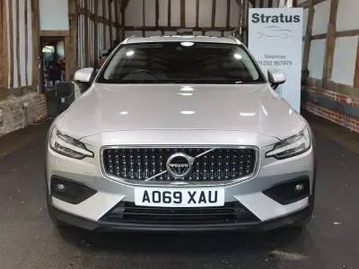 Used Volvo V60 CC Plus 2019 Silver Estate
