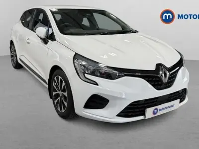 Used Renault Clio Iconic 140 HP (102 kW) 2022 White Hatchback