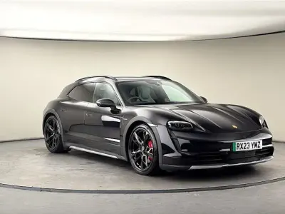 Begagnad Porsche Taycan Cross Turismo 419 kW (571 HK) 2023 Svart Kombi