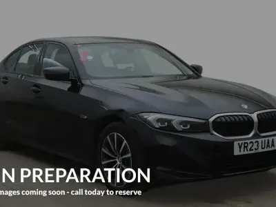 Begagnad BMW 330e Sport Line 292 HK (214 kW) 2023 Svart Sedan