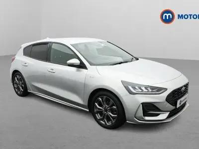 Used Ford Focus ST-Line 125 HP (91 kW) 2023 Silver Hatchback